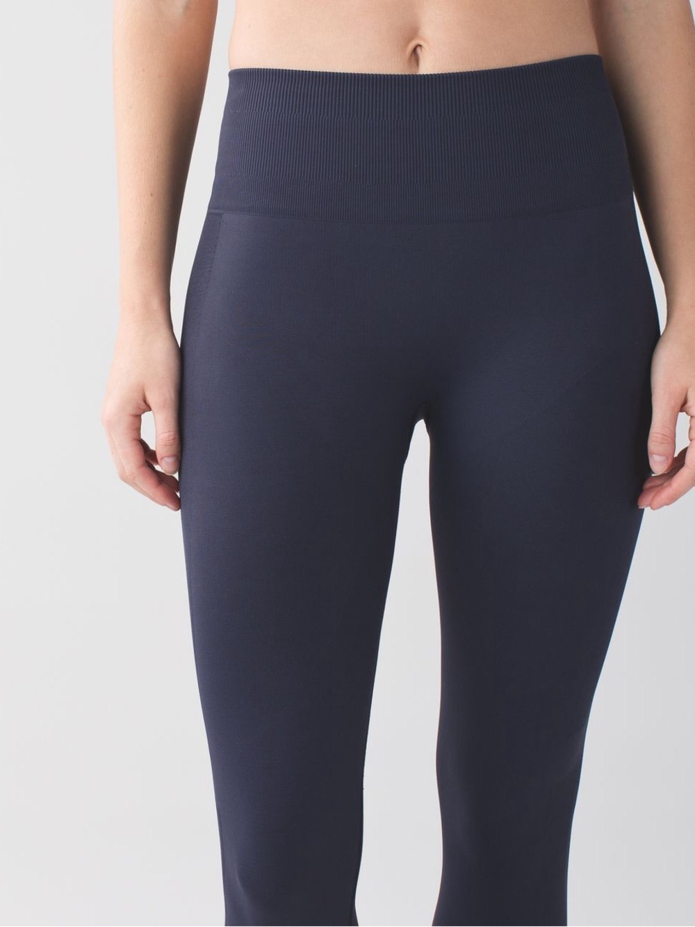 Lululemon Zone In Compression Crop Leggings Navy Blue Womens Size 6